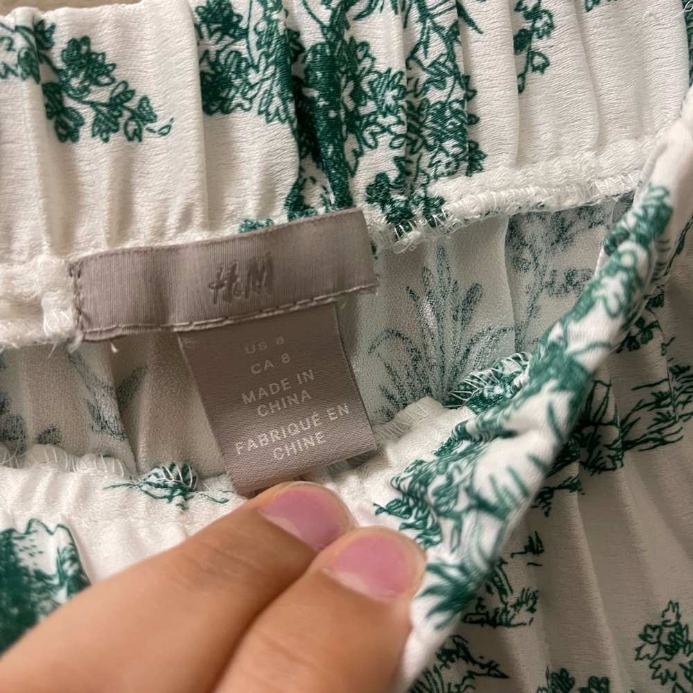 H&M Green and White Floral Midi Skirt - Picture 2 of 4